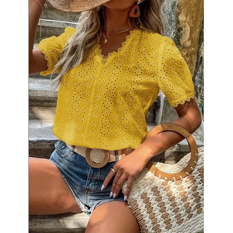 Well Tailored Blouse with a Graceful Silhouette
