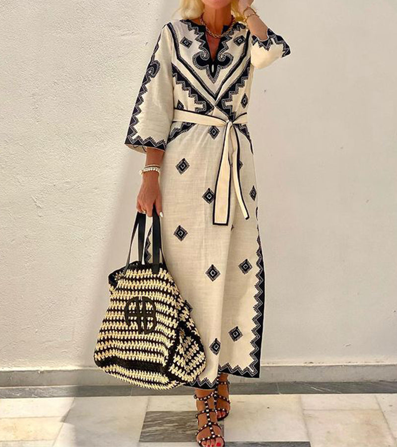 Effortlessly Elegant Dress with a Timeless Design