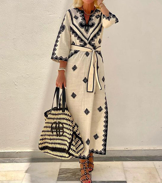 Effortlessly Elegant Dress with a Timeless Design