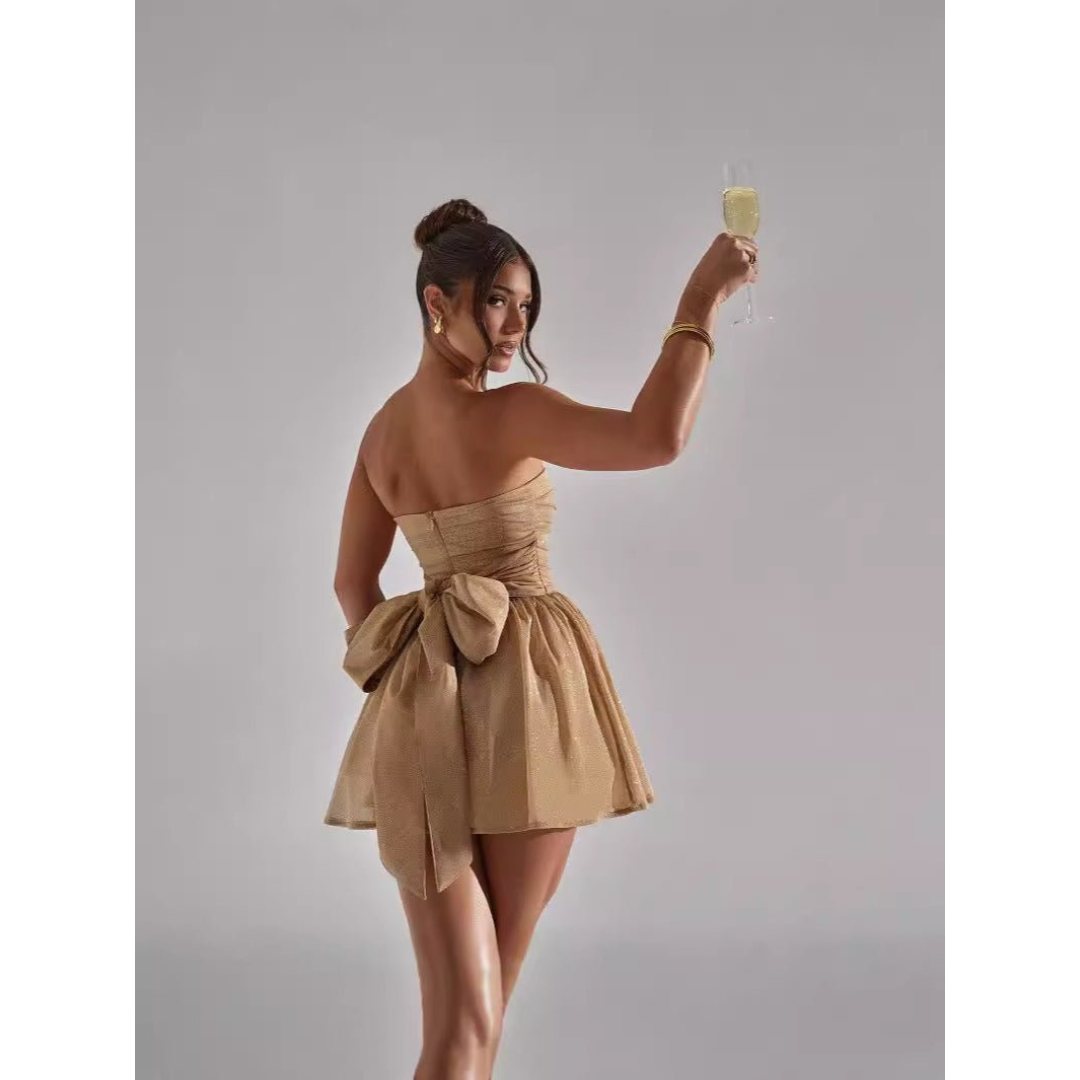 Beautifully Finished Dress in a Timeless Design