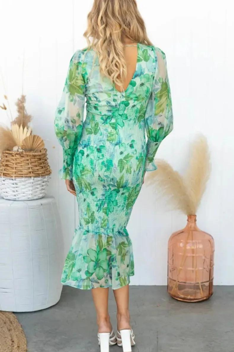 Sophisticated Dress with a Clean Classic Look