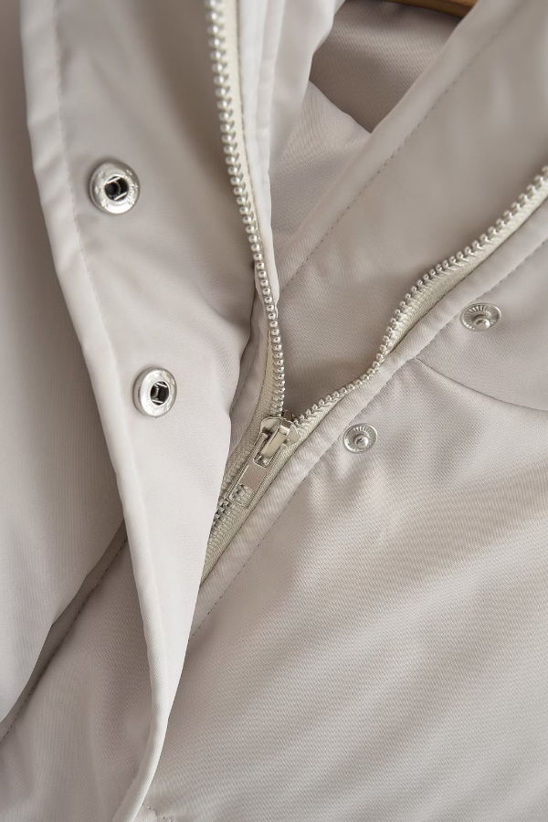 Effortlessly Elegant Coat with a Timeless Design