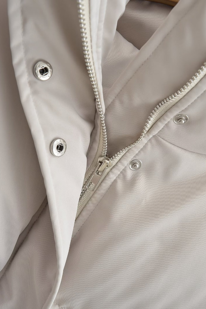 Effortlessly Elegant Coat with a Timeless Design