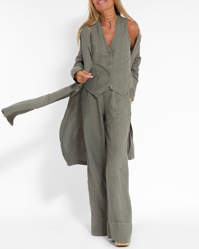 A Vintage Style Trousers with Delicate Timeless Details