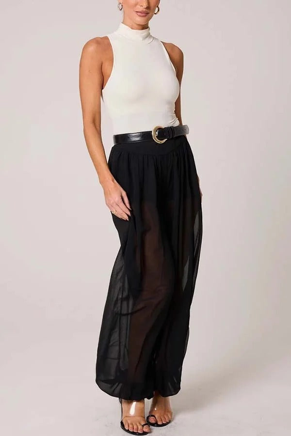 Effortlessly Elegant Pants with a Timeless Design