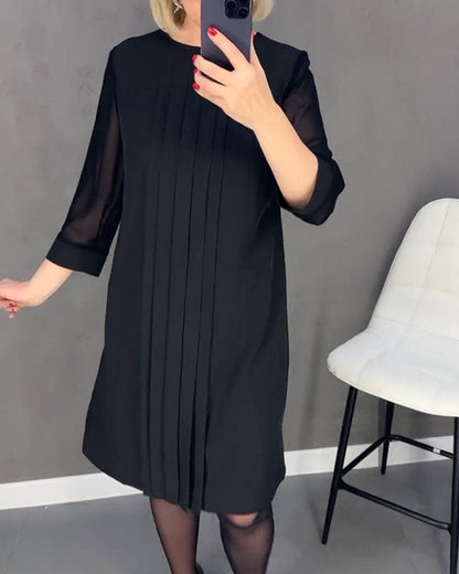Beautifully Finished Dress in a Timeless Design