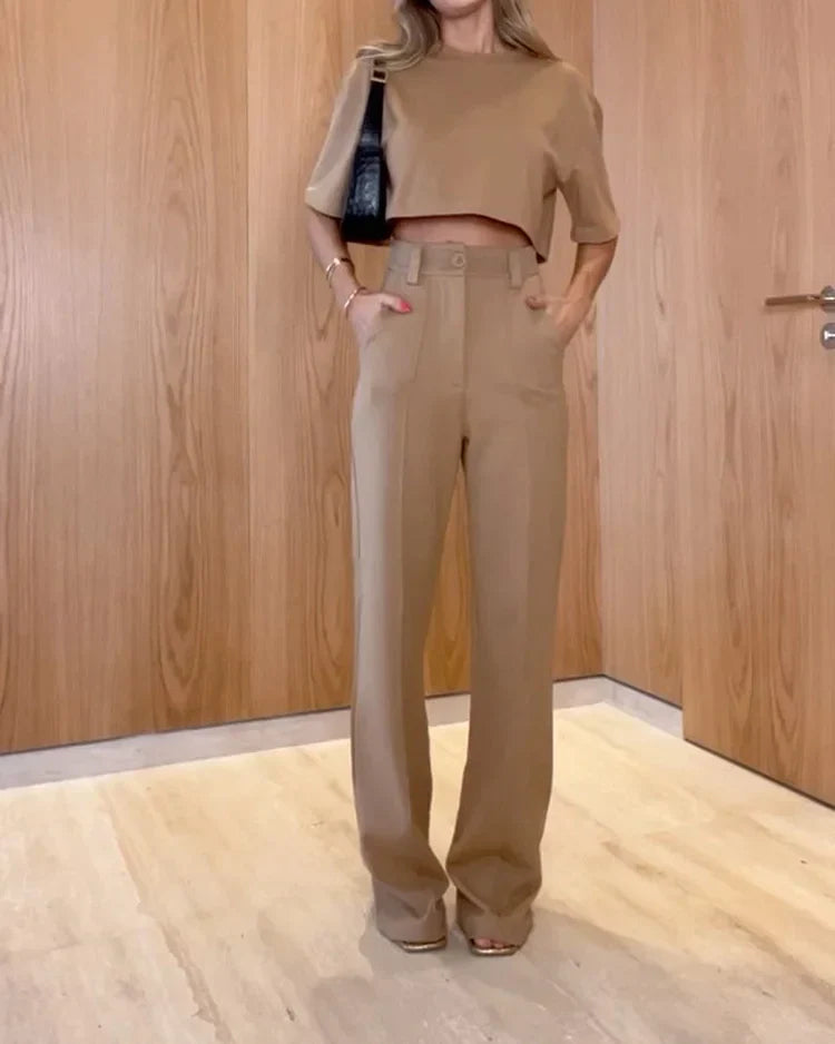 Effortlessly Elegant Garment with a Timeless Design