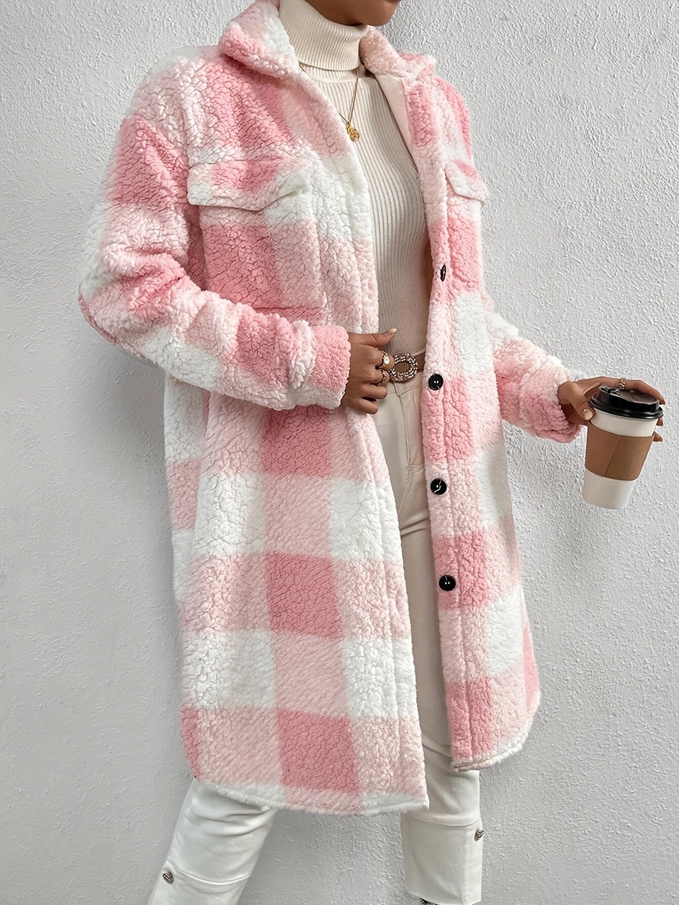 Well Tailored Coat with a Graceful Silhouette