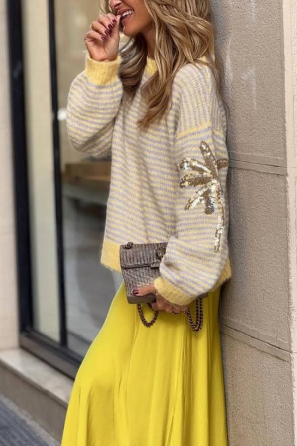 Well Tailored Sweater with a Graceful Silhouette
