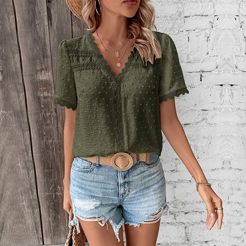 Well Tailored Blouse with a Graceful Silhouette