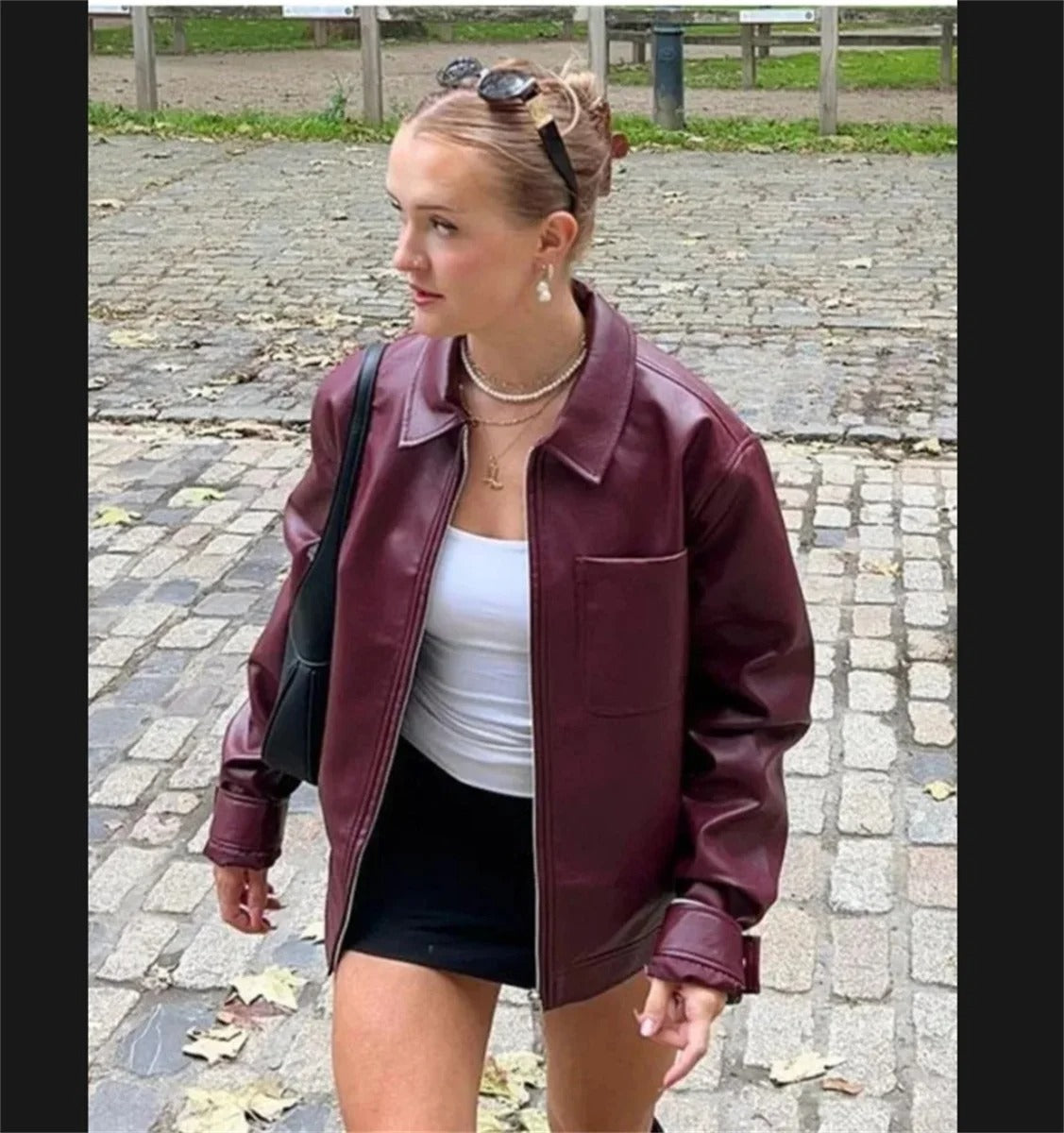 Effortlessly Elegant Jacket with a Timeless Design