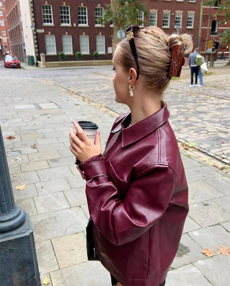 Effortlessly Elegant Jacket with a Timeless Design