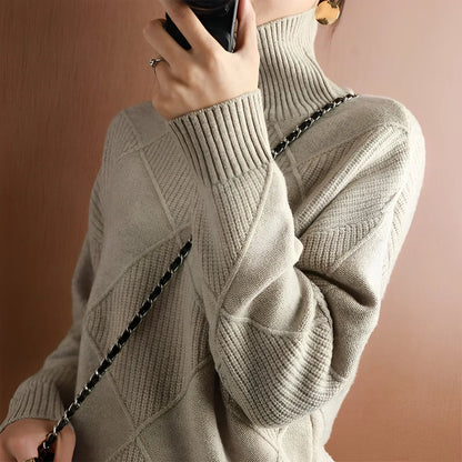 Effortlessly Elegant Sweater with a Timeless Design