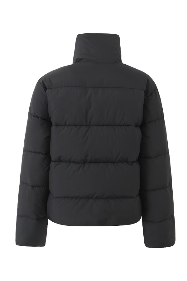 Elegantly Styled Coat for Everyday Wear