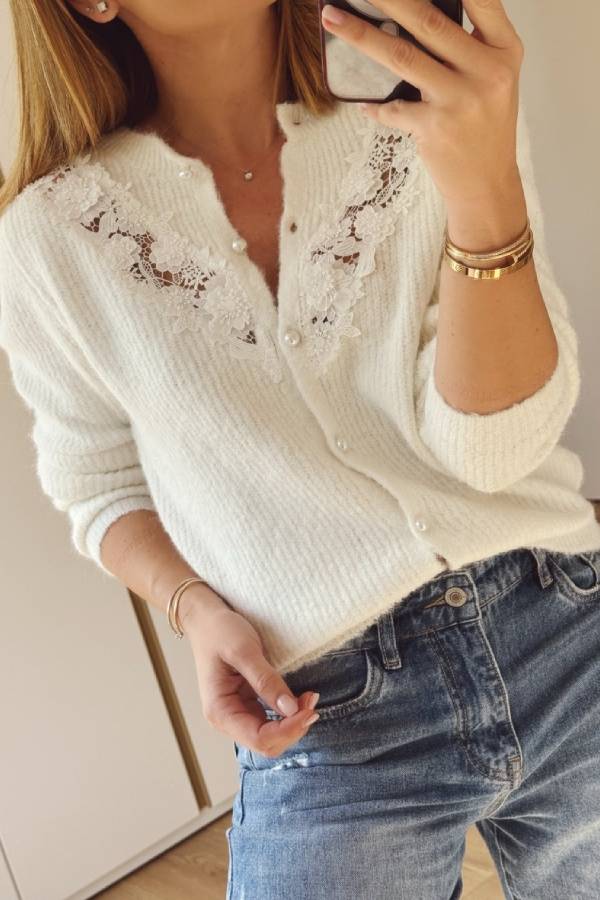 Elegantly Styled Jacket for Everyday Wear