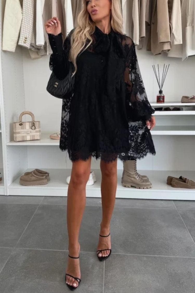 Beautifully Finished Dress in a Timeless Design