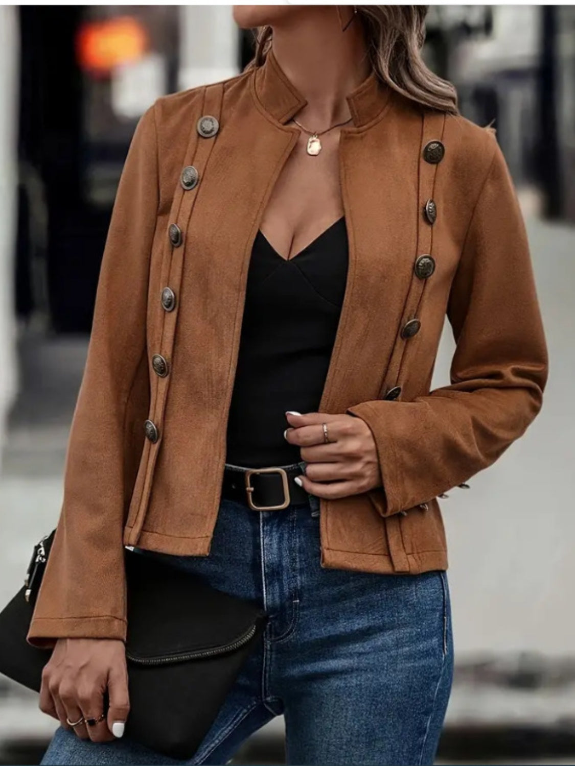 Well Tailored Coat with a Graceful Silhouette