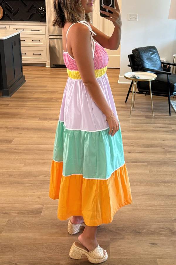 Effortlessly Elegant Dress with a Timeless Design