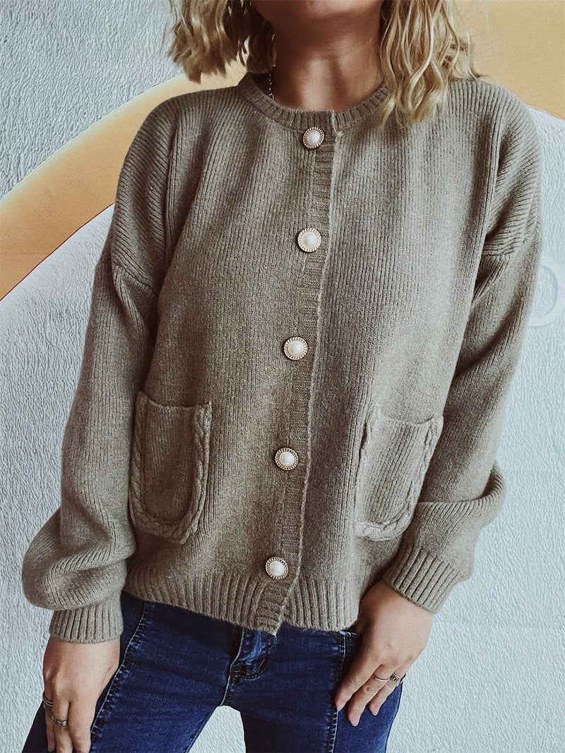 Well Tailored Cardigan with a Graceful Silhouette