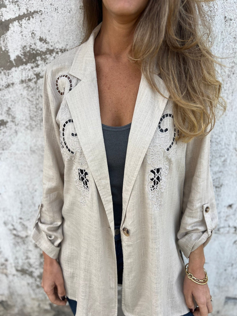Beautifully Crafted Shirt in a Classic Style