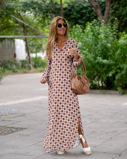 Classic Vintage Dress with a Flattering Fit