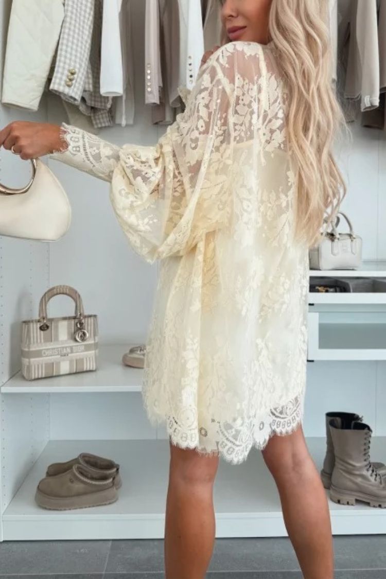 Beautifully Finished Dress in a Timeless Design
