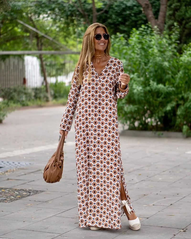 Classic Vintage Dress with a Flattering Fit