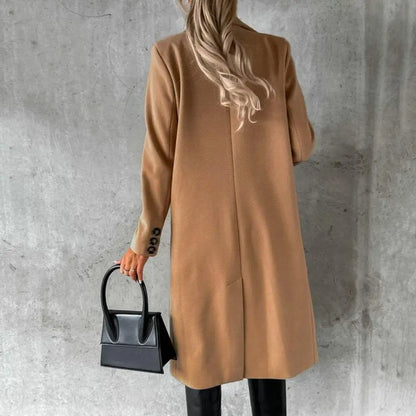 Beautifully Finished Coat in a Timeless Design
