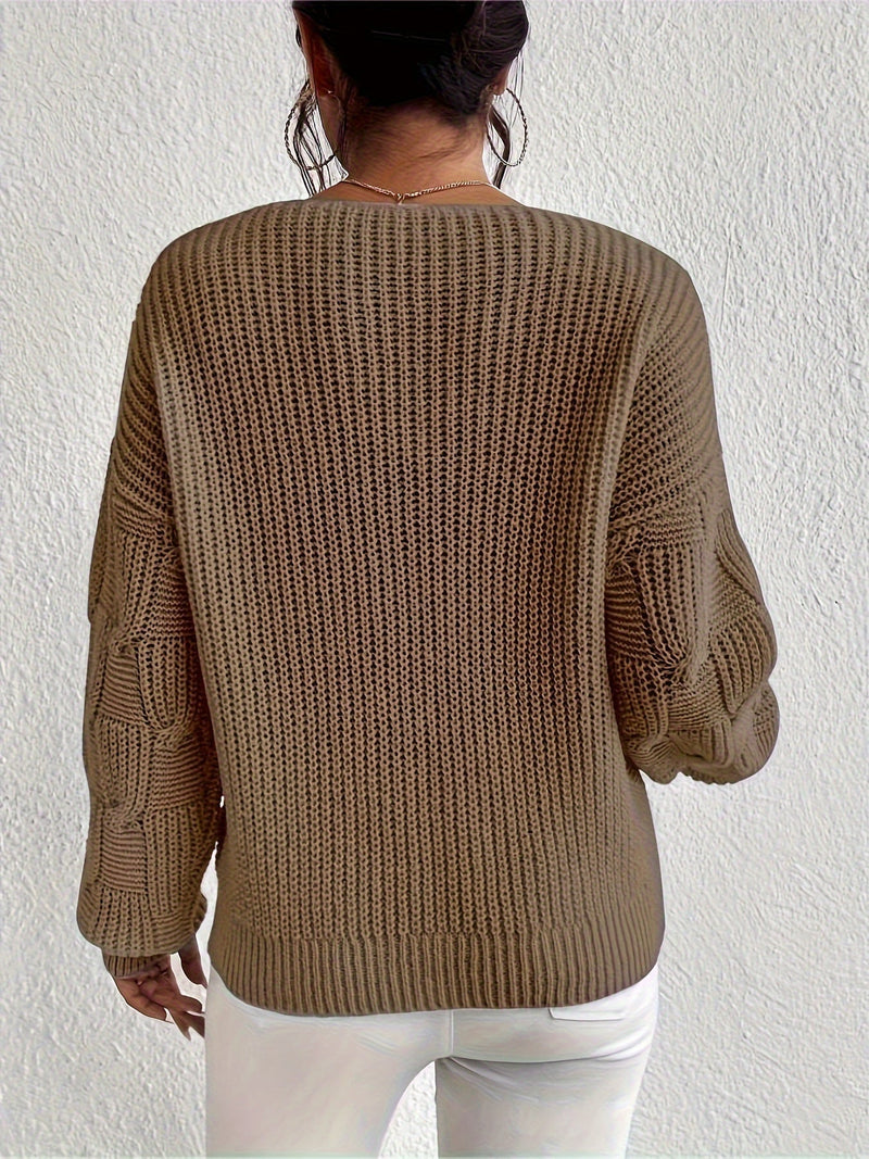 Well Tailored Sweater with a Graceful Silhouette