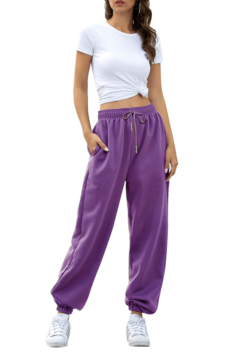 Effortlessly Elegant Pants with a Timeless Design