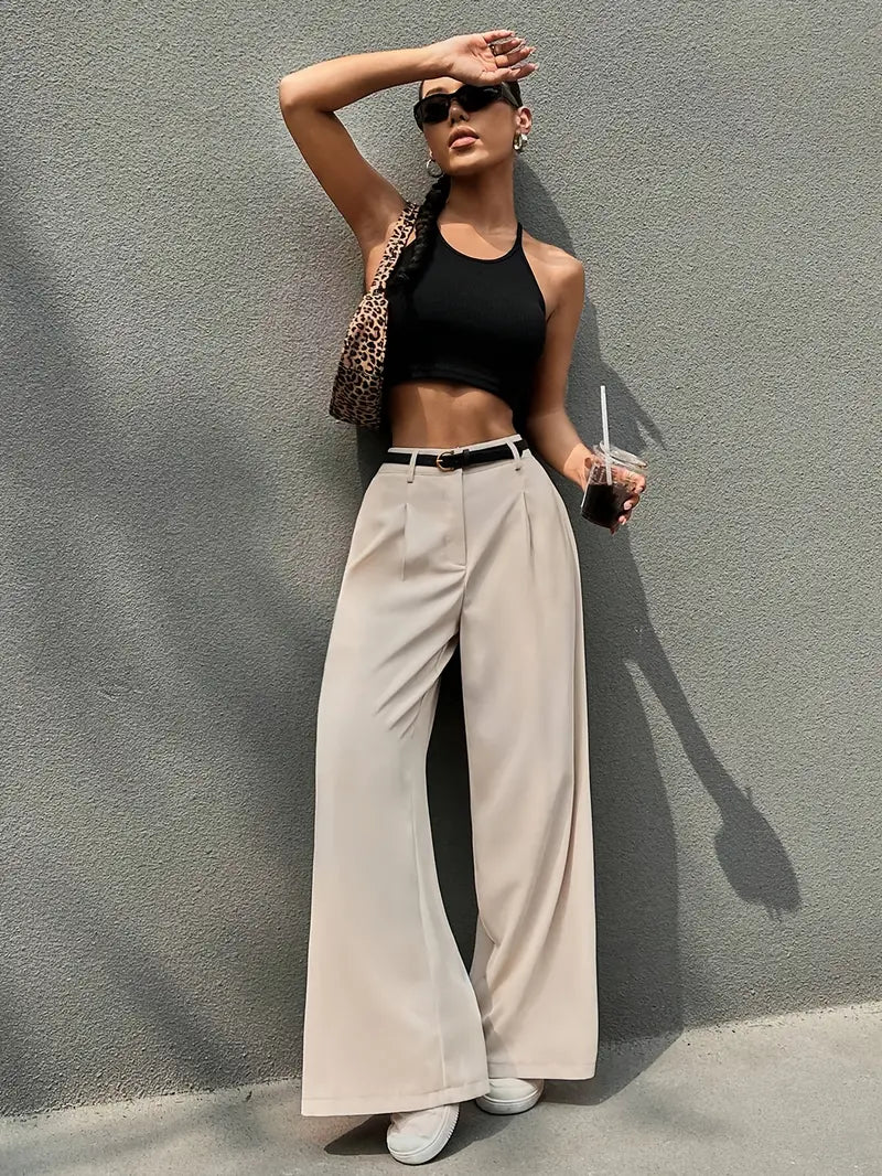 Elegantly Styled Trousers for Everyday Wear