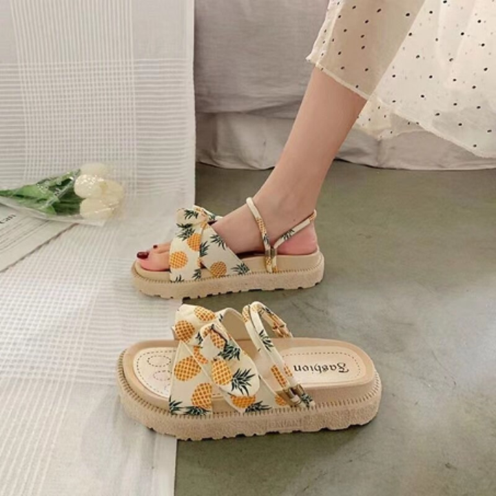 Chic Orthopedic Sandals with Unique Design