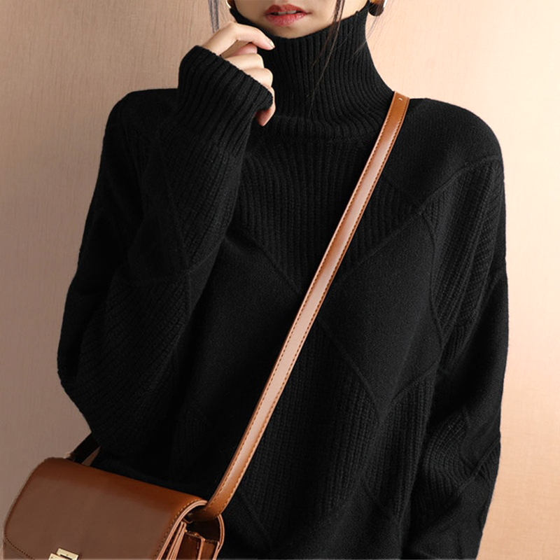 Effortlessly Elegant Sweater with a Timeless Design
