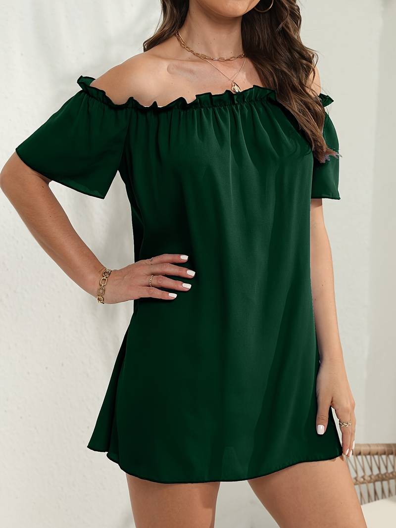 Well Tailored Dress with a Graceful Silhouette