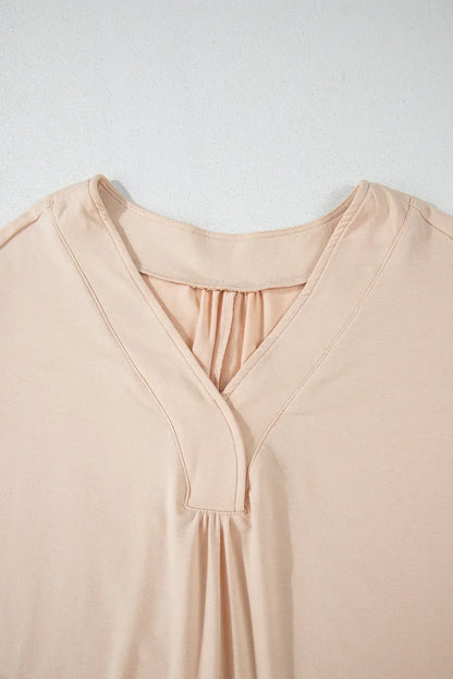 Well Tailored Blouse with a Graceful Silhouette