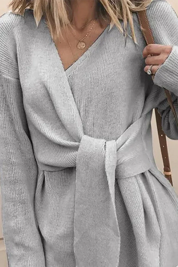 Sophisticated Blouse with a Clean Classic Look