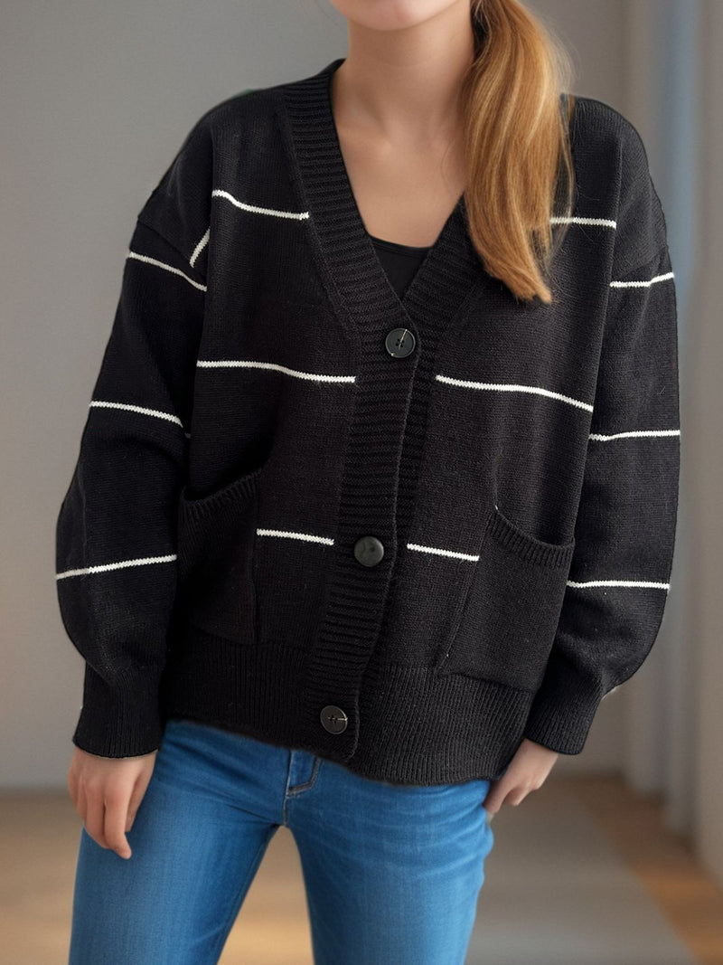 Effortlessly Elegant Cardigan with a Timeless Design