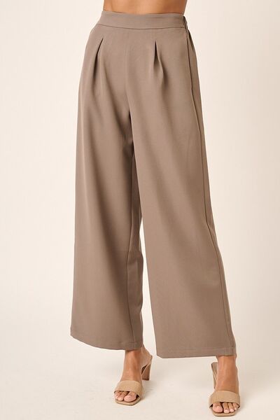 Classic Vintage Trousers with a Flattering Fit