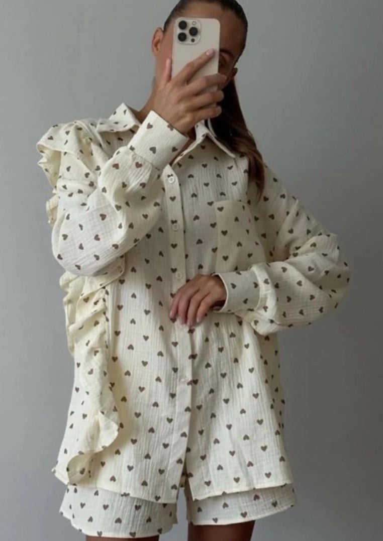 Classic Vintage Shirt with a Flattering Fit