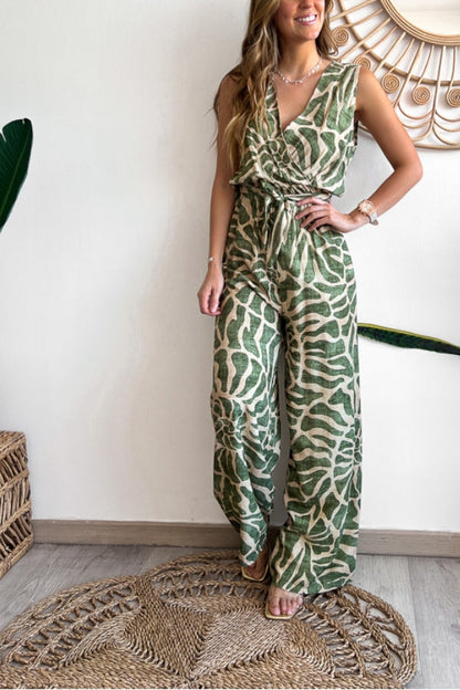 Gracefully Styled Garment for Any Occasion