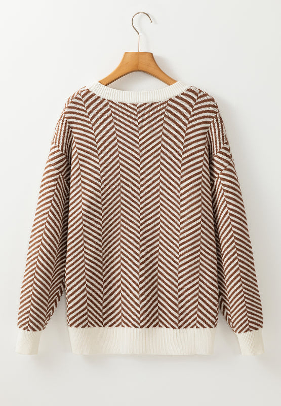 Well Tailored Sweater with a Graceful Silhouette
