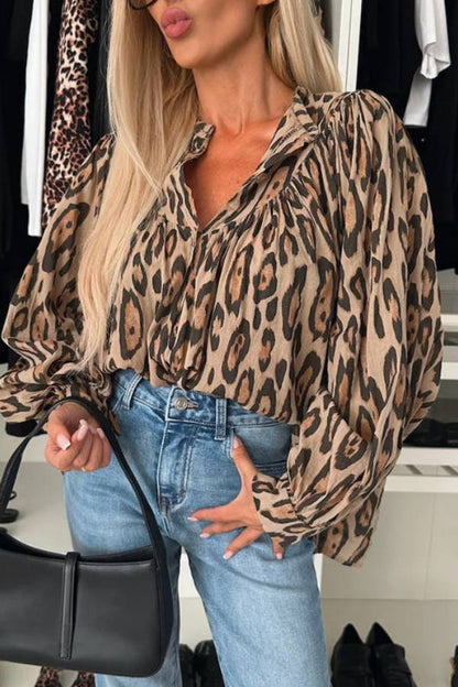 Beautifully Finished Blouse in a Timeless Design