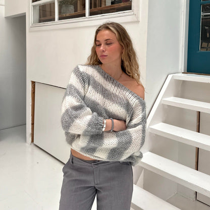 Effortlessly Elegant Garment with a Timeless Design