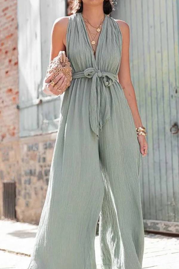 Well Tailored Pants with a Graceful Silhouette