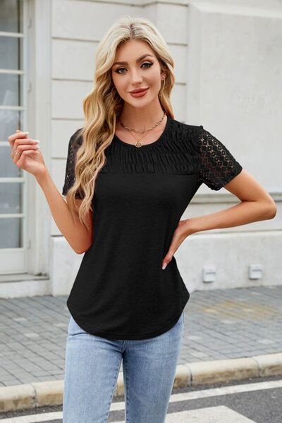 Well Tailored T-Shirt with a Graceful Silhouette