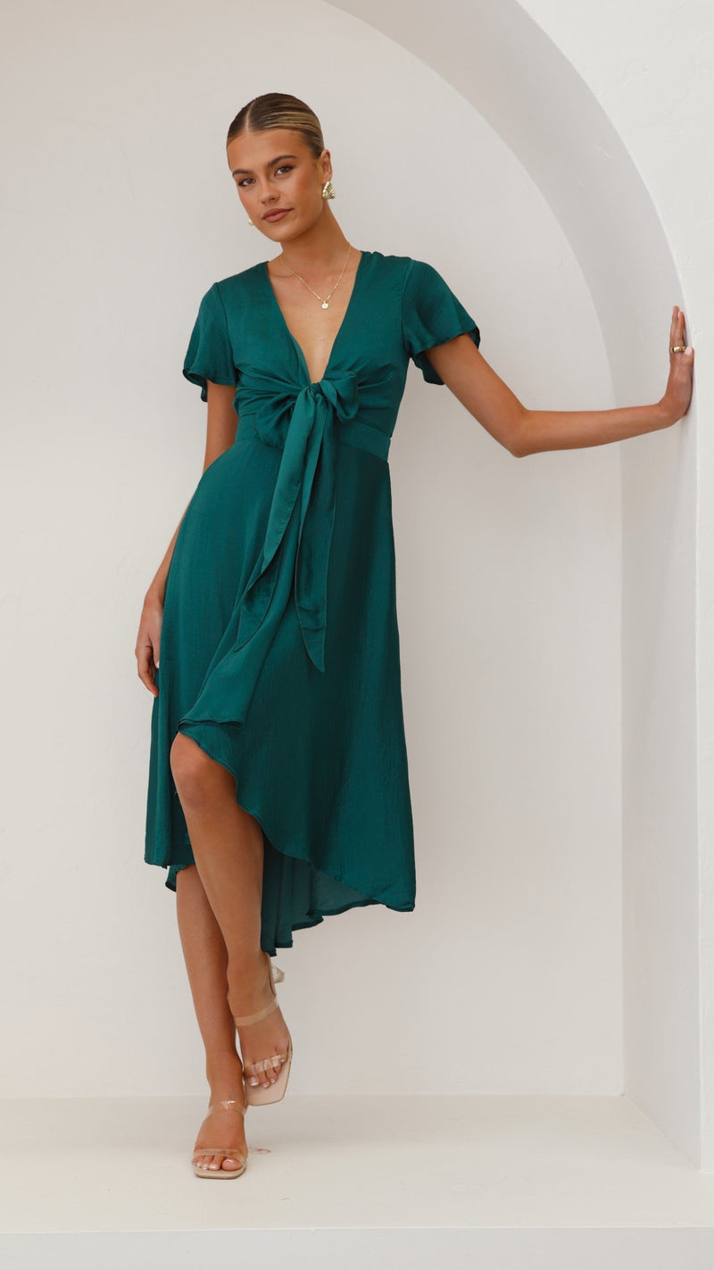 Gracefully Styled Dress for Any Occasion