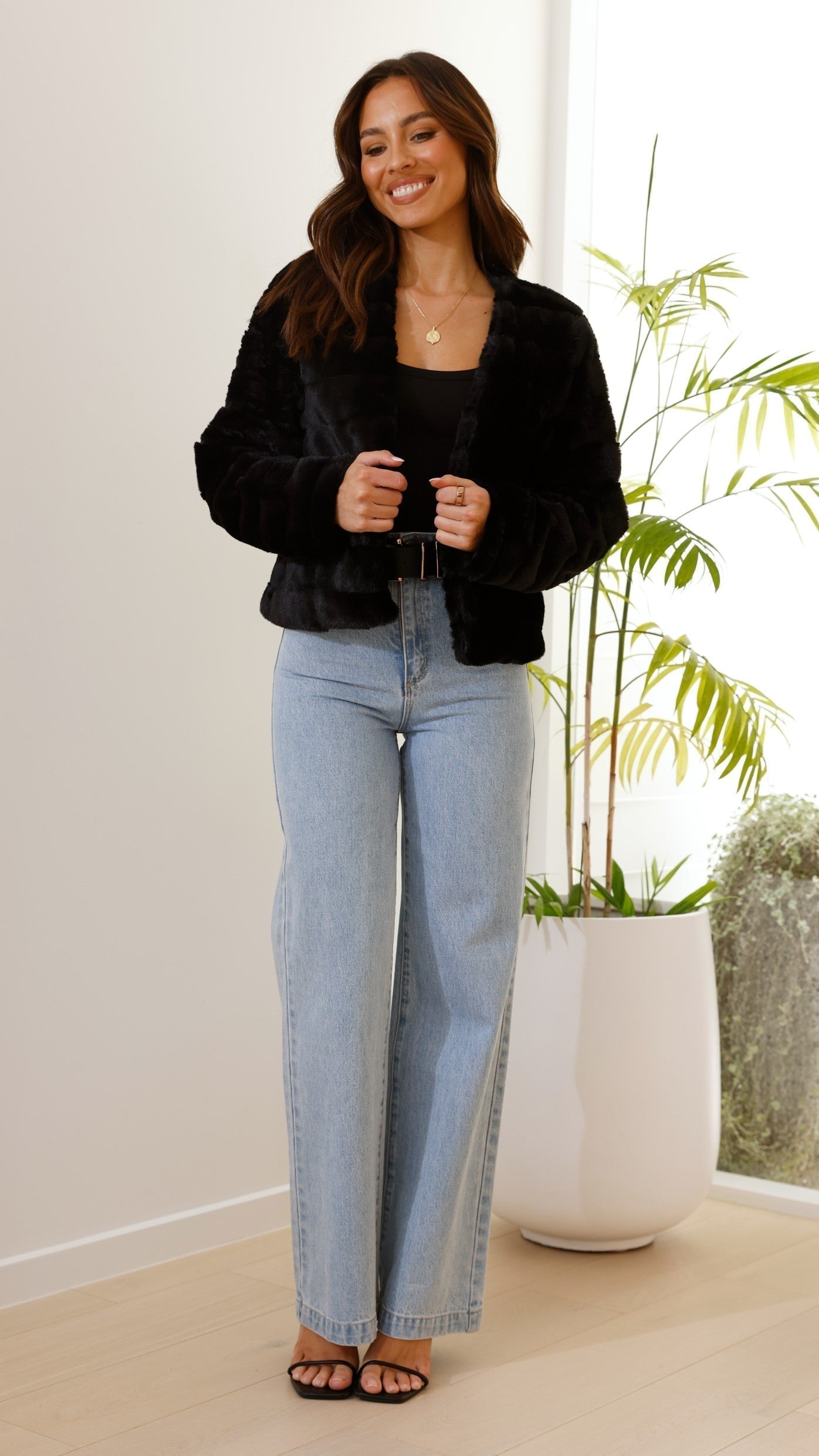 Well Tailored Jacket with a Graceful Silhouette