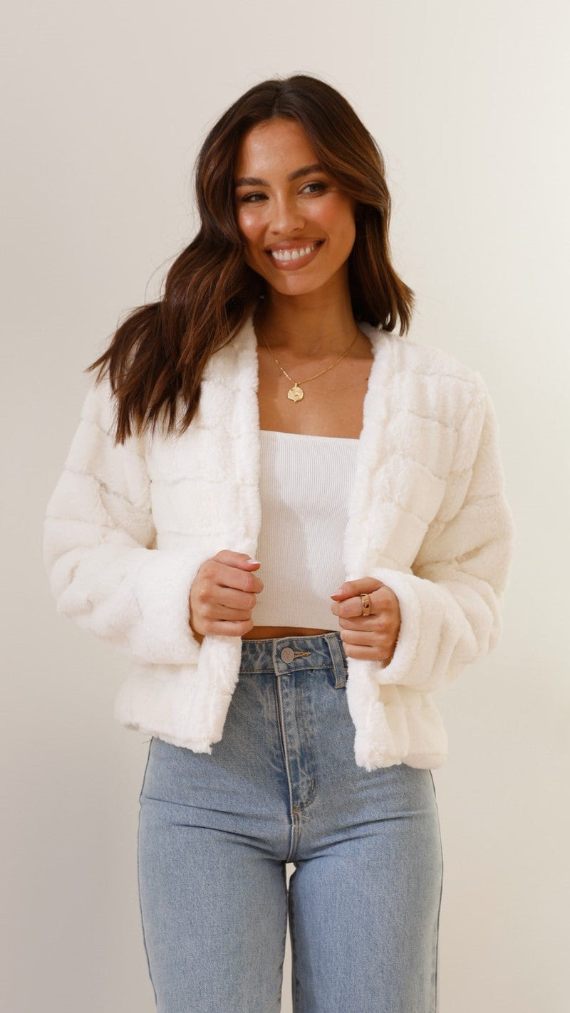 Well Tailored Jacket with a Graceful Silhouette