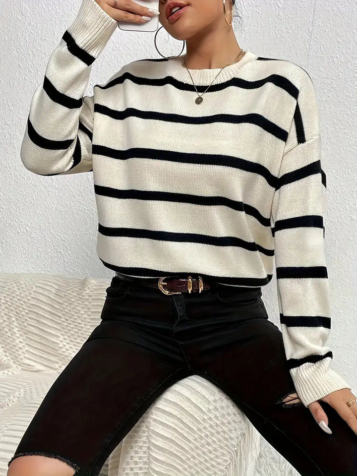 Effortlessly Elegant Sweater with a Timeless Design