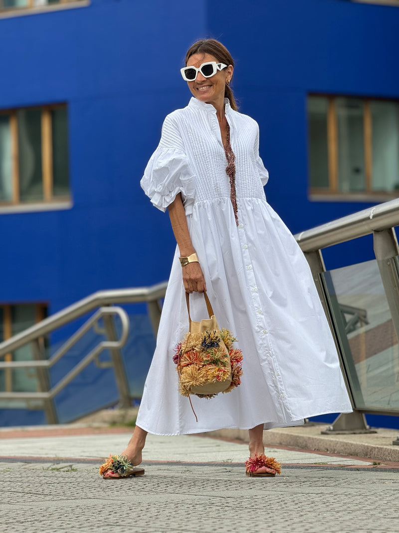 Well Tailored Dress with a Graceful Silhouette